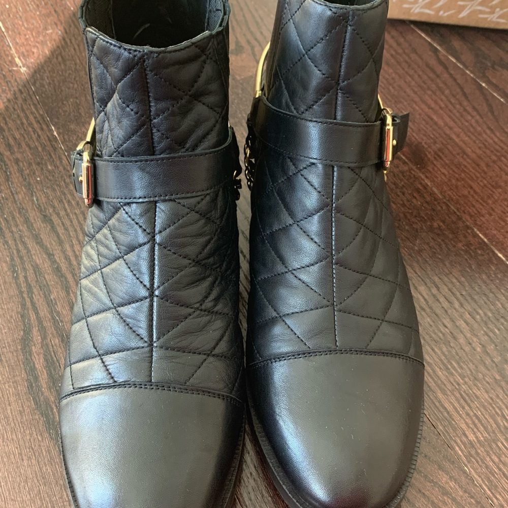 Gorgeous Quilted Leather Boots by Karl Lagerfeld Sz 10 can fit 9.5